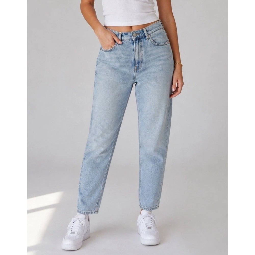 American Eagle Womens Mom Jeans Size 8 Regular Light Wash Blue 100 Cotton Rigid